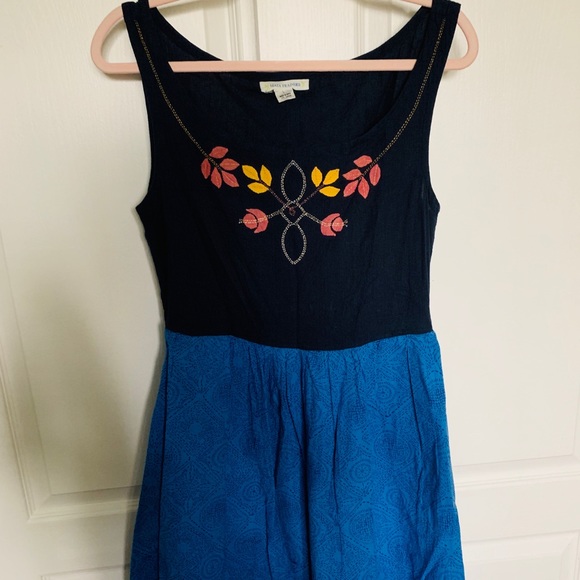 SOLD Mata Traders Floral Embriodered Dress SOLD - Picture 2 of 8